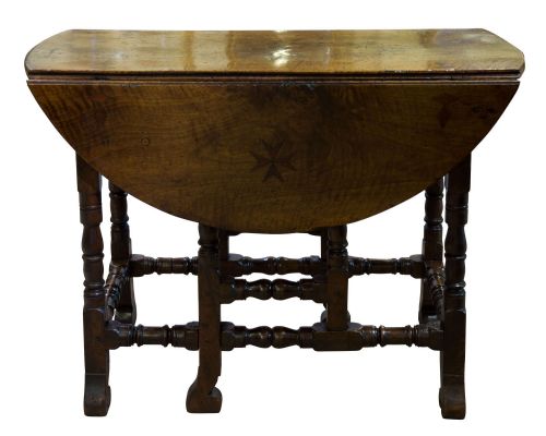 18th Century Walnut Gateleg Table C1710