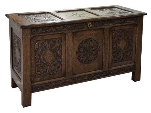 Ipswich Oak Dated Coffer with Key C1925