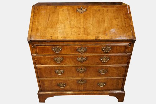 GEORGE II WALNUT BUREAU - ADDITIONAL PHOTO 5