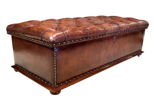 A FINE AND VERY LARGE 19TH CENTURY COUNTRY HOUSE OTTOMAN - ADDITIONAL PHOTO 1