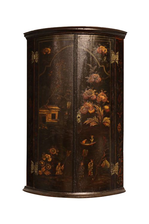 18TH CENTURY BLACK LACQUER CHINOISERIE TWO DOOR CORNER CABINET