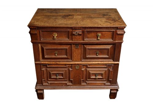 GOOD CHARLES II OAK CHEST OF DRAWERS MOULDED FRONT CIRCA 1680 - ADDITIONAL PHOTO 2