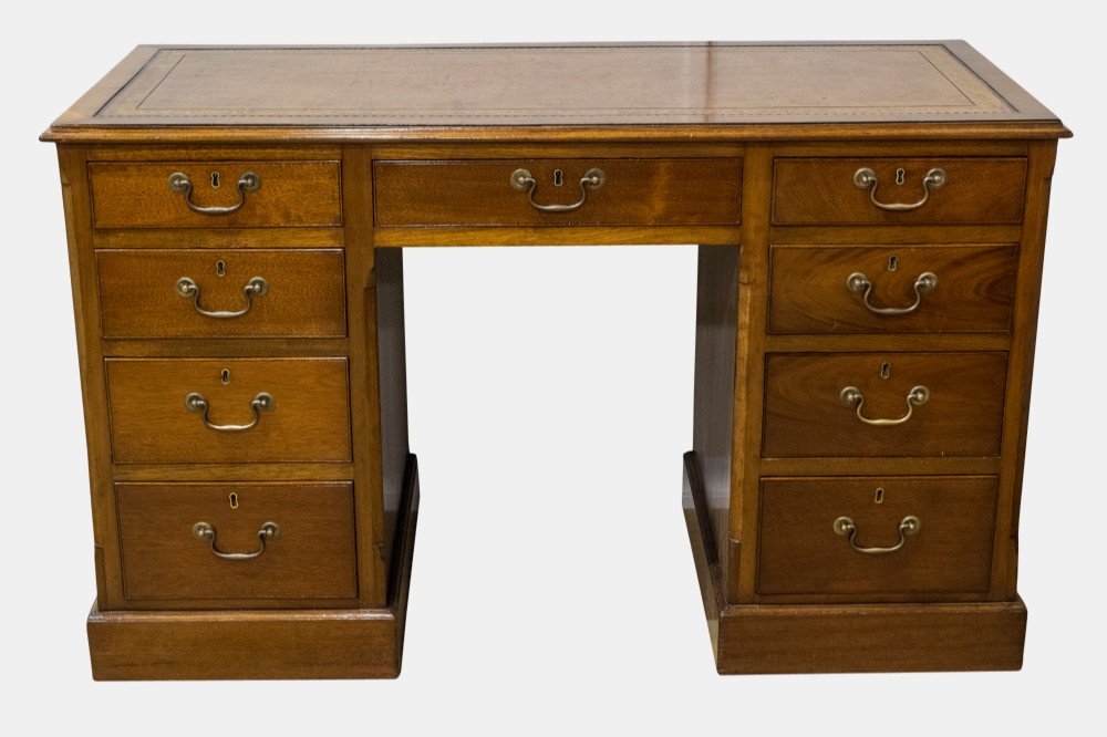 Gentleman's 9 Drawer Desk