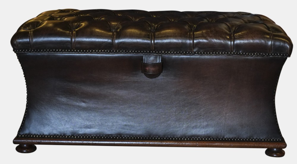 Buttoned & Close Nailed Ottoman