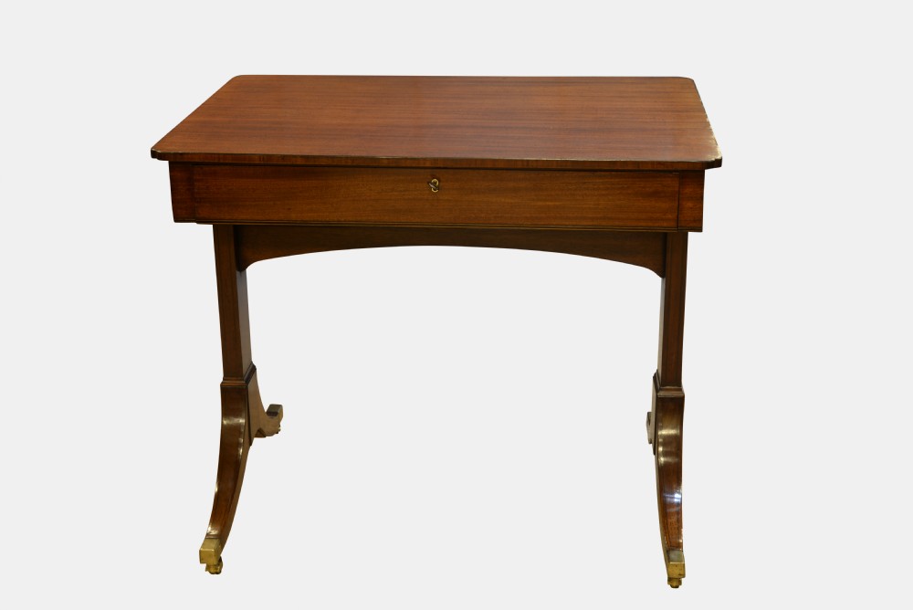 Regency Mahogany End Table