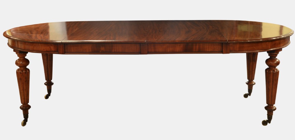 Early Victorian Mahogany Extending Dining Table View II
