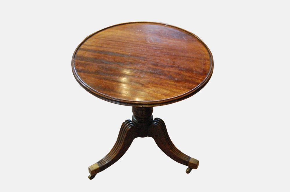 Mahogany wine table on pedestal base with casters c.1790  