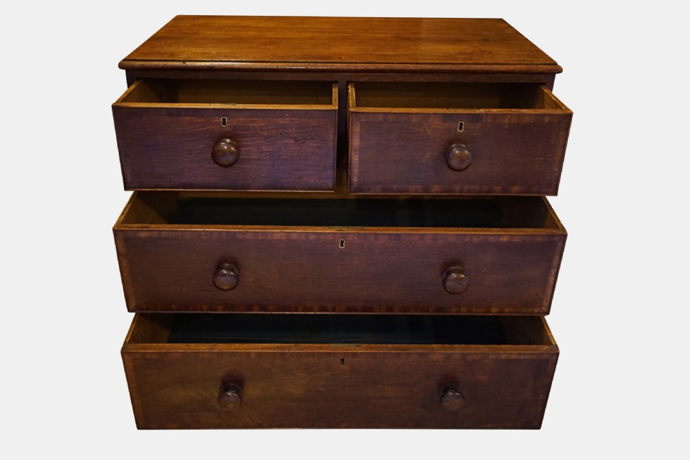 Oak Chest of Drawers View II