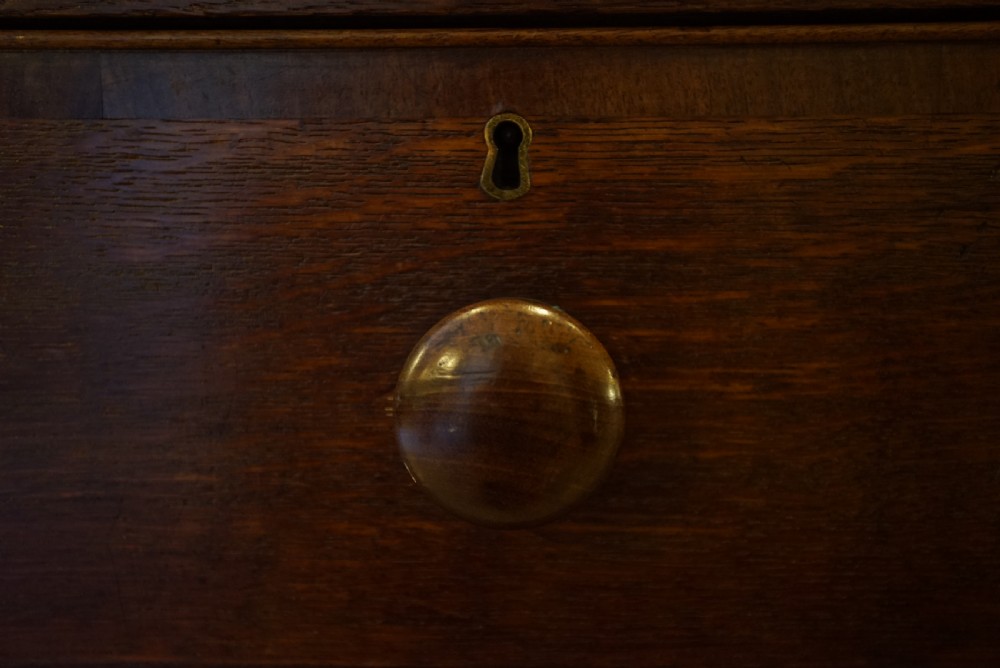 Oak Chest of Drawers View IV