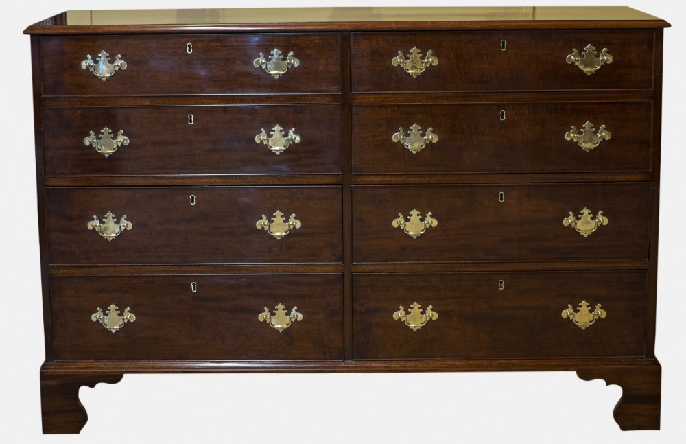 Georgian Mahogany Chest of Eight Drawers
