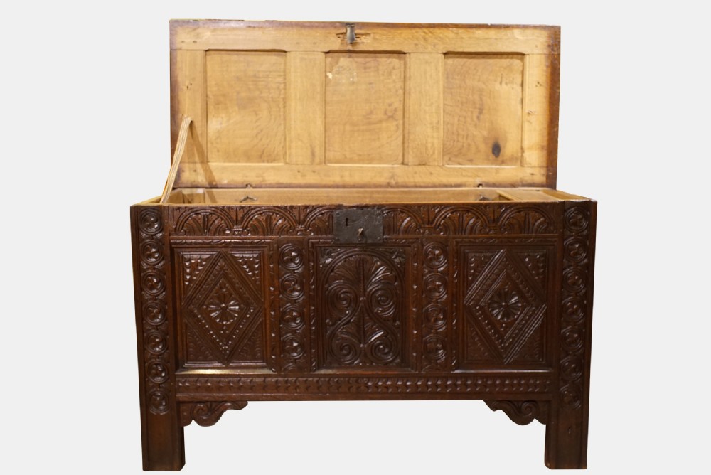 Oak Coffer View II