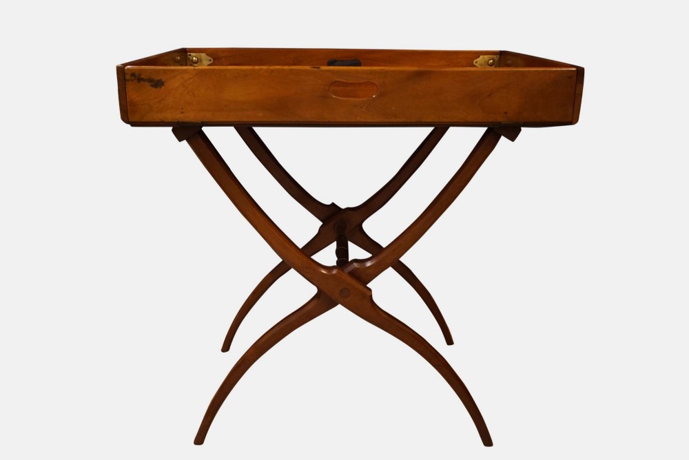 A Georgian Mahogany Fold Out Butlers Tray