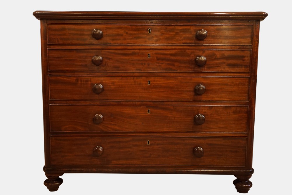 Georgian Chest of Drawers