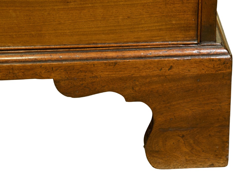 Geo III Linen Press View XI