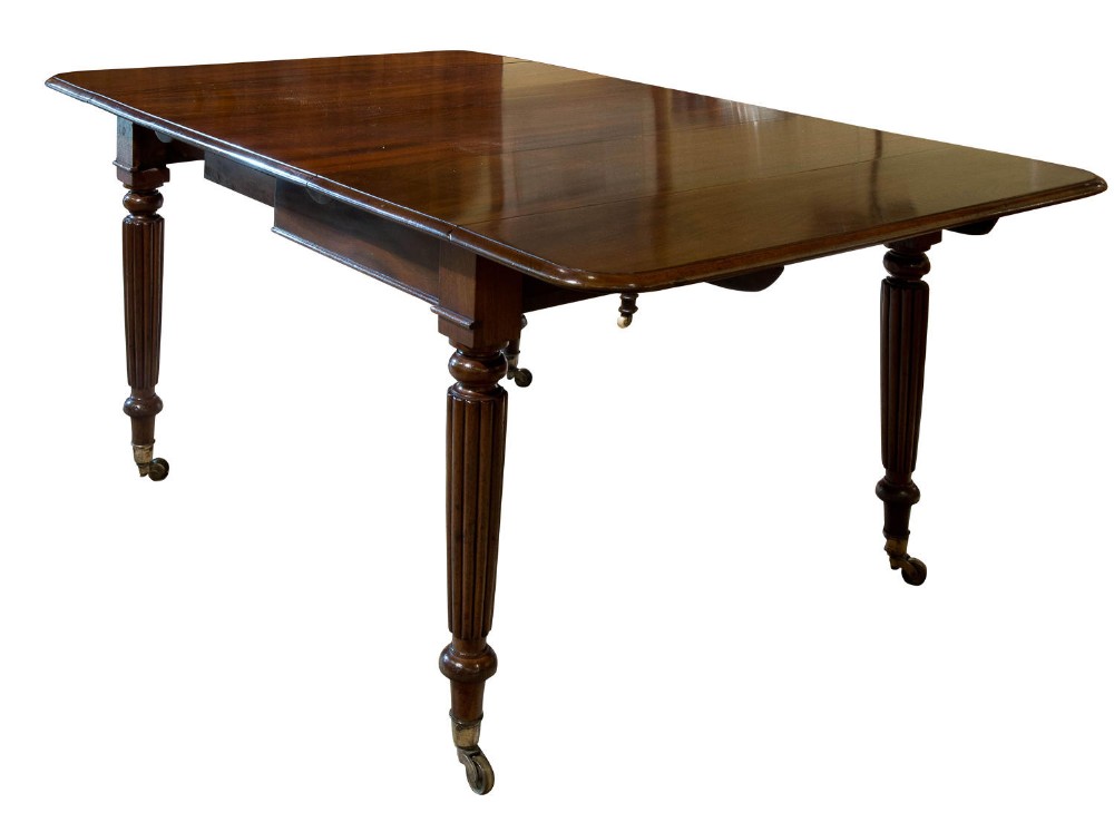 
Mahogany drop-leaf dining table c1830