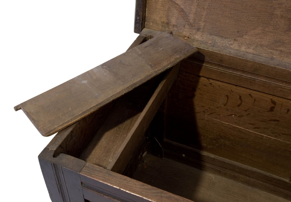 17thc oak coffer View II