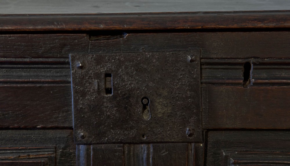 17thc oak coffer View VI