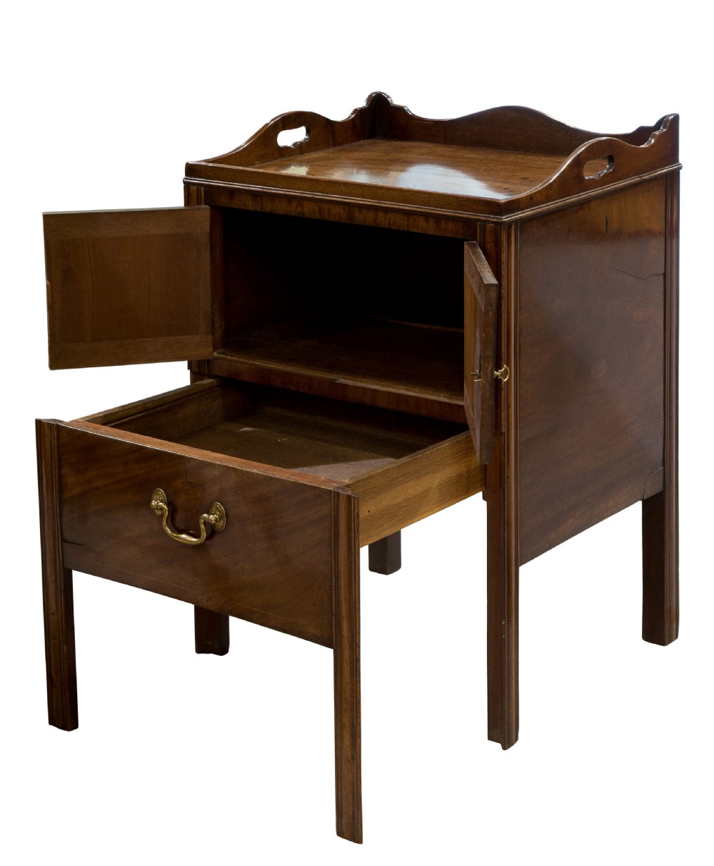 Geo III mahogany tray top bedside cupboard c1780 View II