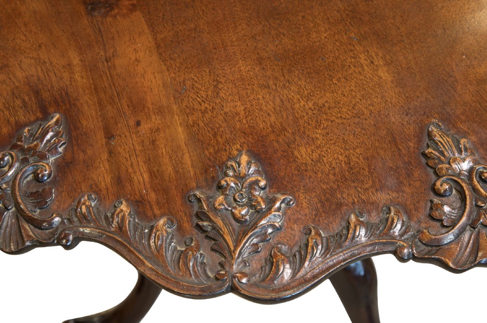 Late 19thc mahogany pie crust tilt top table View IV