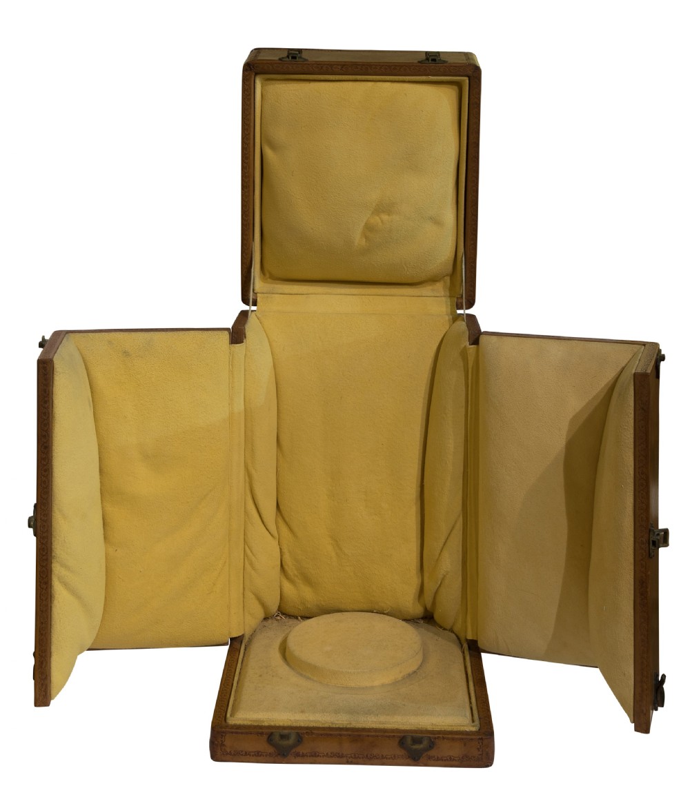 Early 20thC leather presentation case to G.D.Leys Esq. c1920 View III