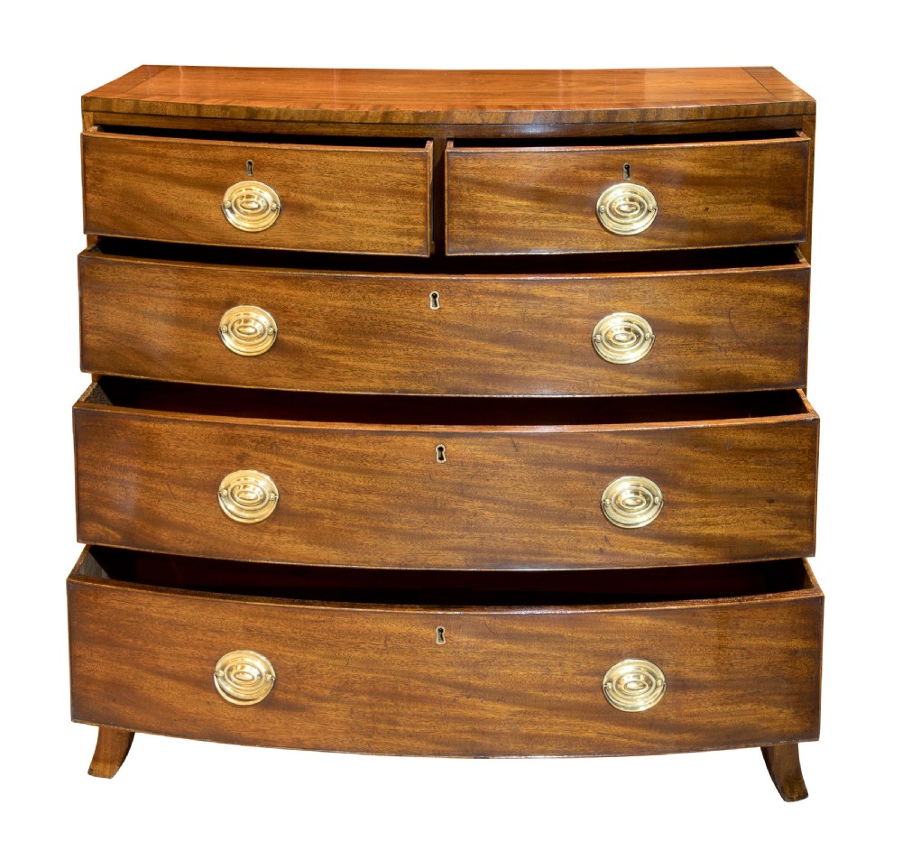 Early 19thC mahogany bow fronted chest of drawers c1820 View II