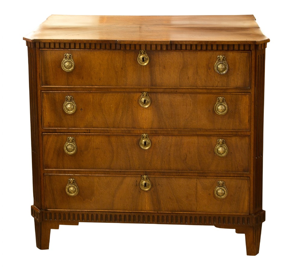Dutch Mahogany Chest of Drawers c1800 View II