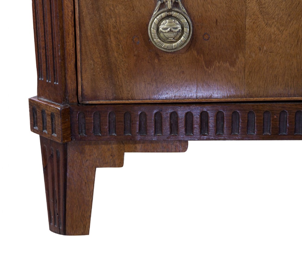 Dutch Mahogany Chest of Drawers c1800 View VI