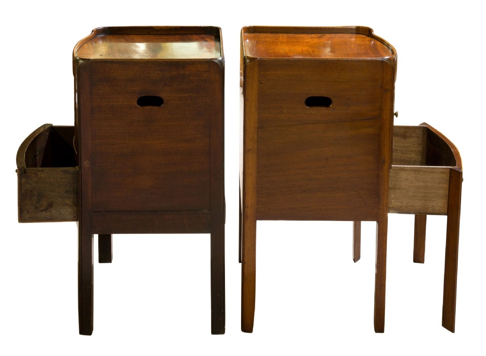 Pair near of Georgian Mahogany Bow-fronted Commodes View IV