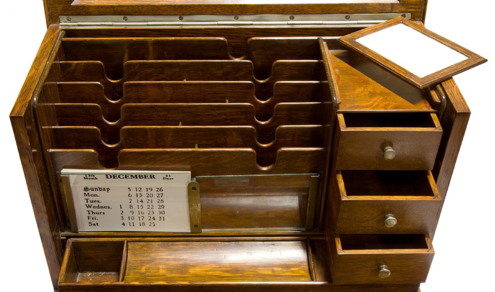 Exceptional oak stationary box circa 1903 View III
