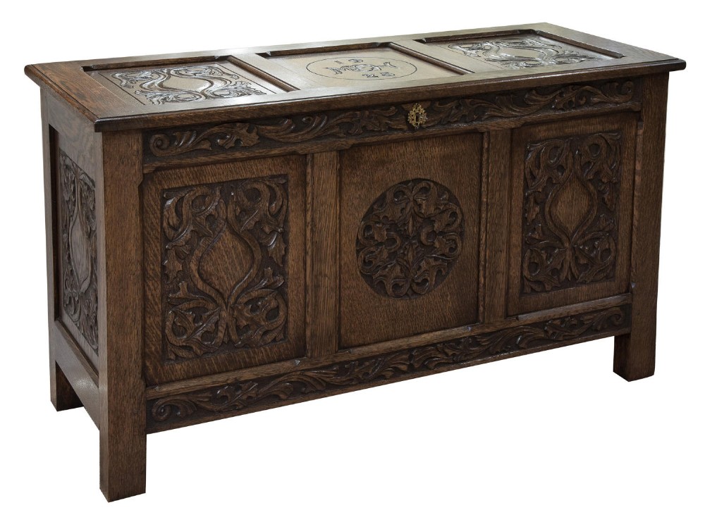 Ipswich oak dated coffer with key c1925