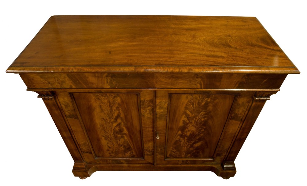 Flame mahogany chiffonier View V