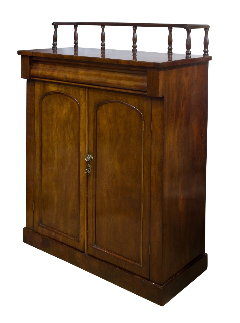 Early 19th C mahogany chiffonier