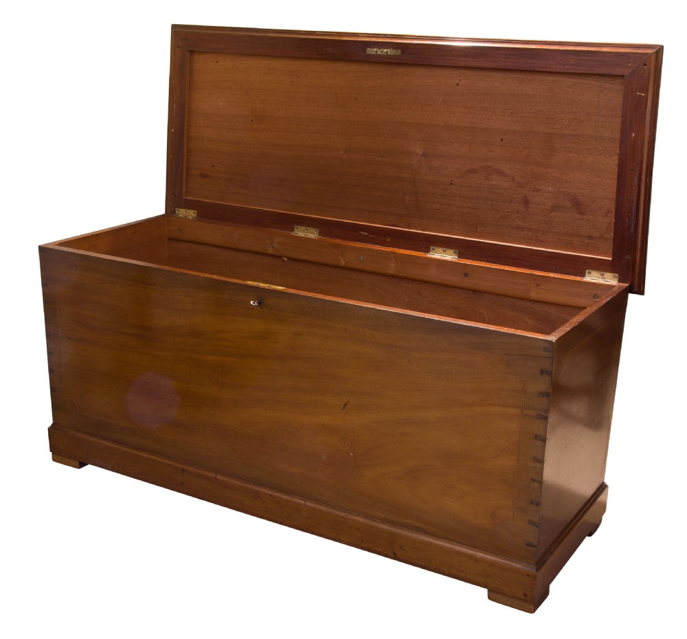 Late 19thCentury mahogany trunk View II