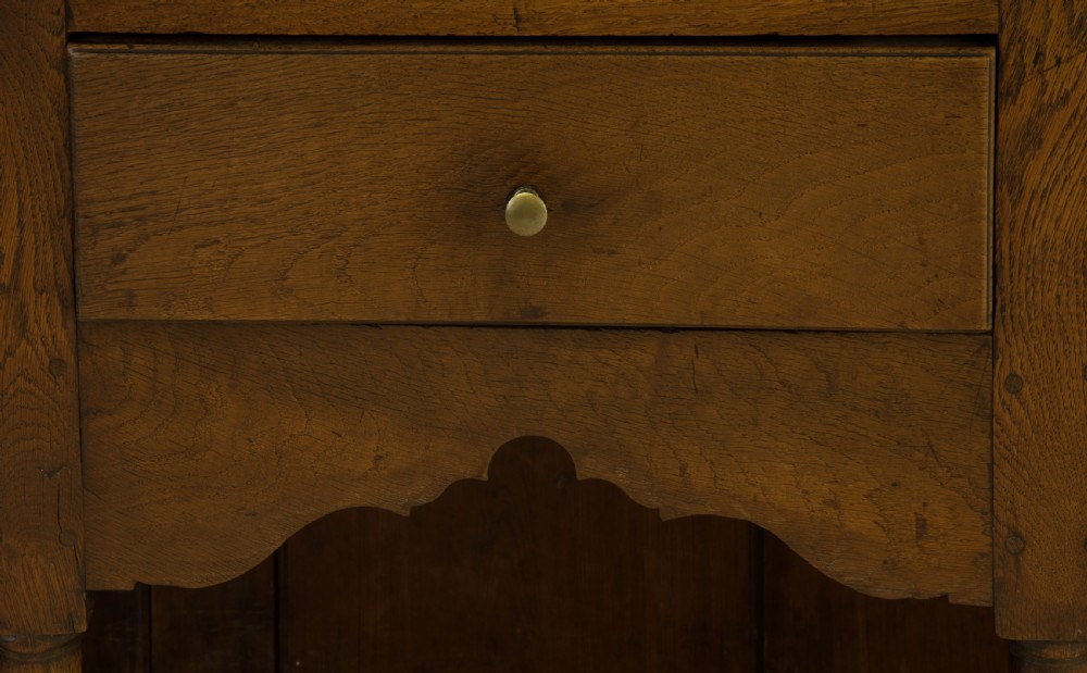 A George III oak pot board dresser View VII