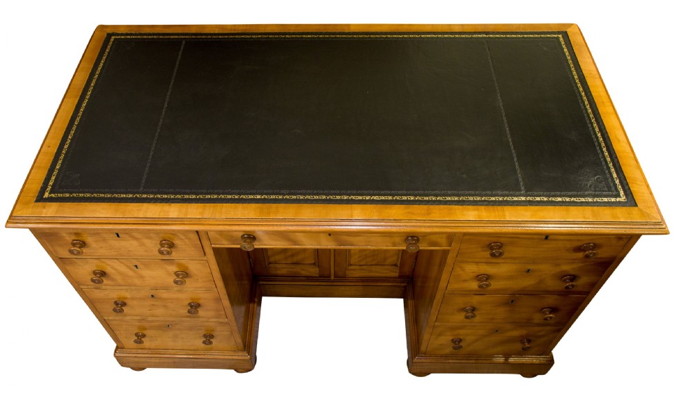 Quilted birch kneehole desk View V