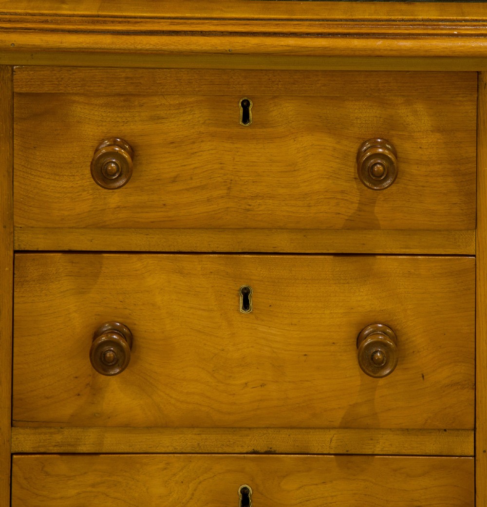 Quilted birch kneehole desk View VII
