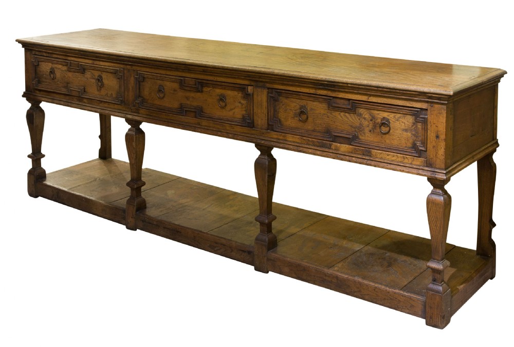 A Good Jacobean style Oak pot board dresser