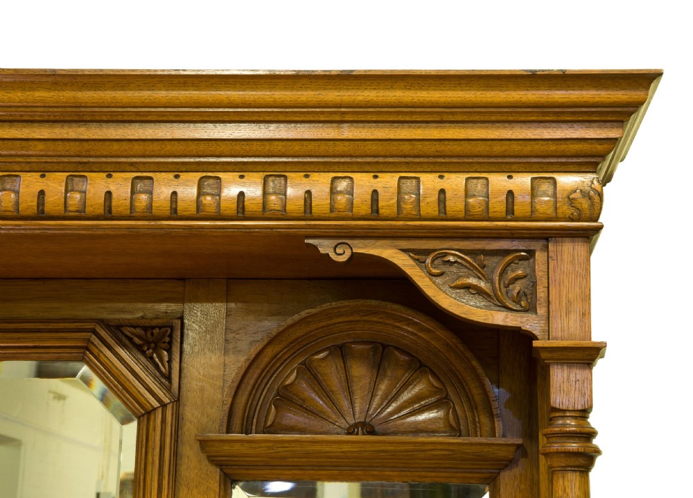 Oak mirror back Sideboard View V