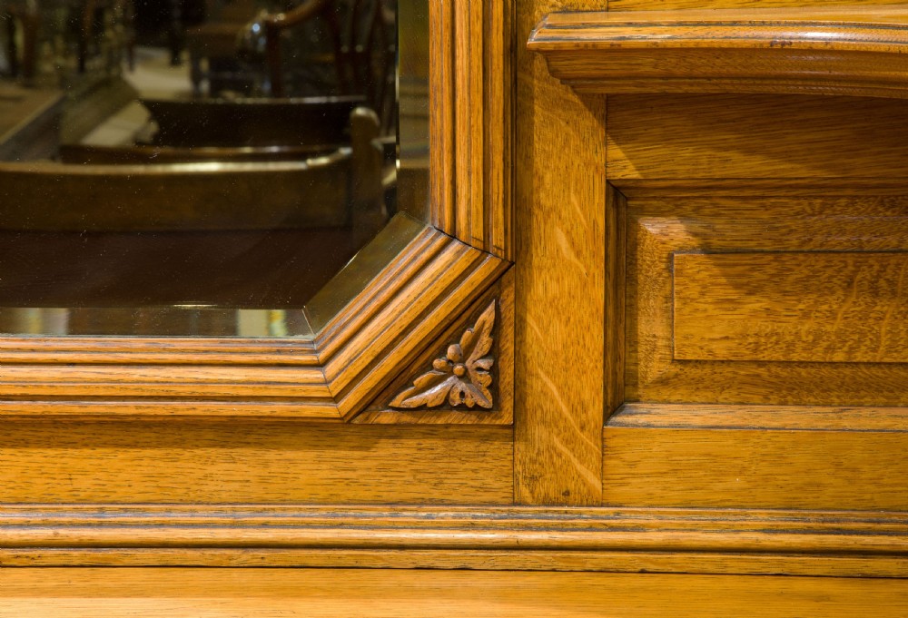 Oak mirror back Sideboard View VII