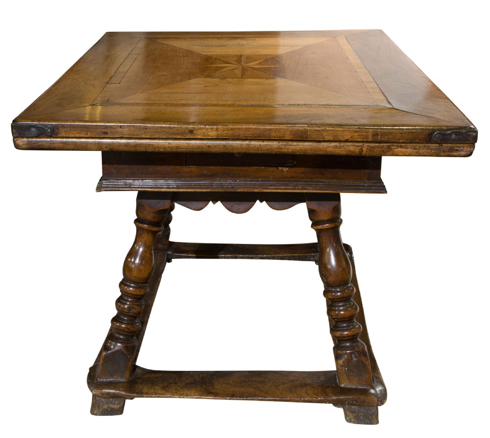 Continental walnut draw-leaf table View III