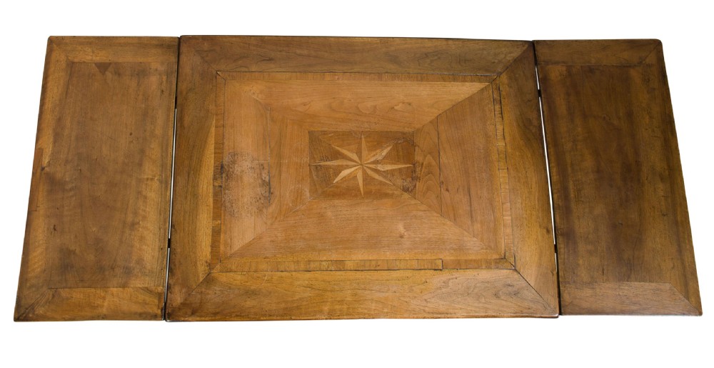 Continental walnut draw-leaf table View V