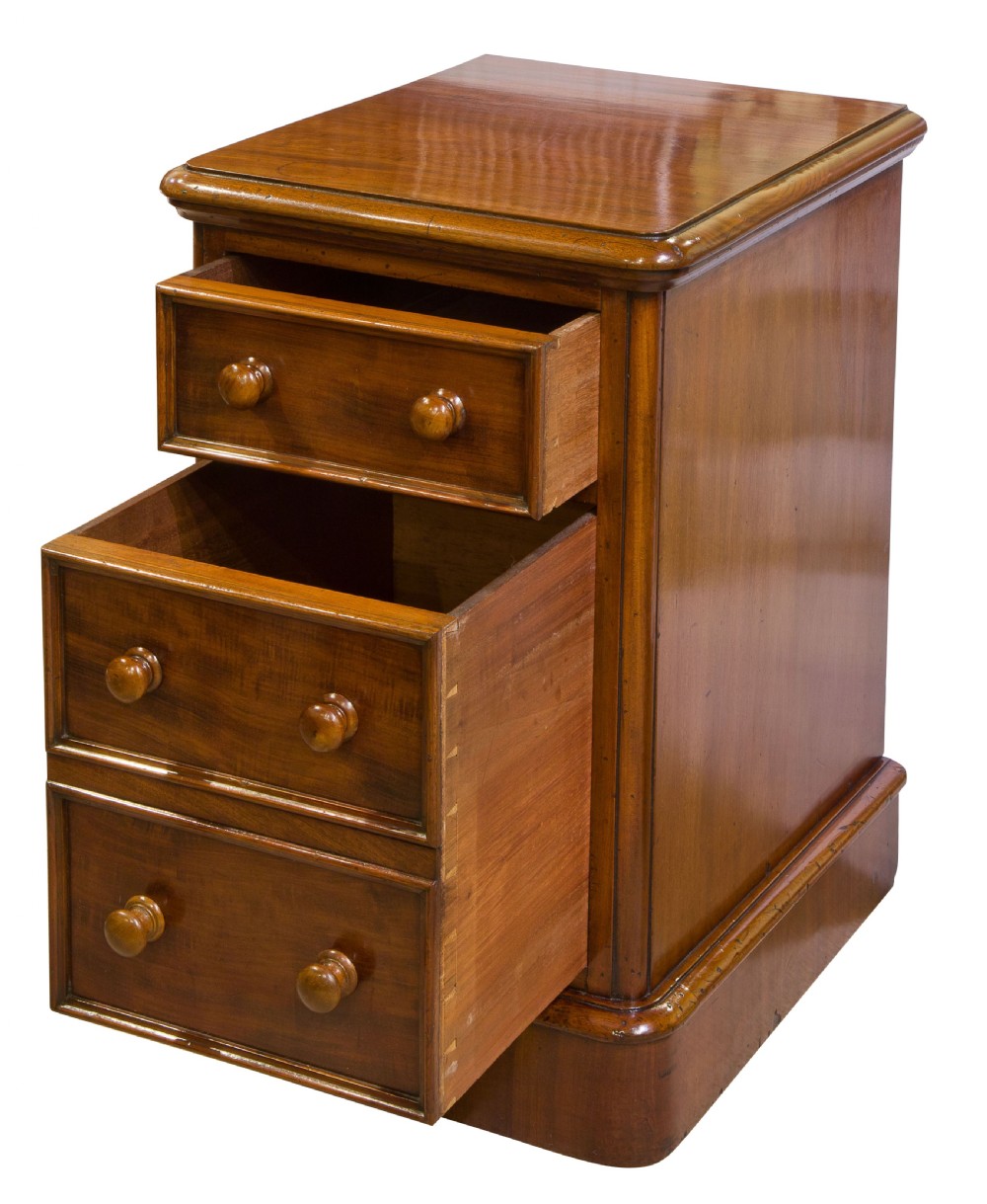 Pair of mahogany bedside chest of drawers View II