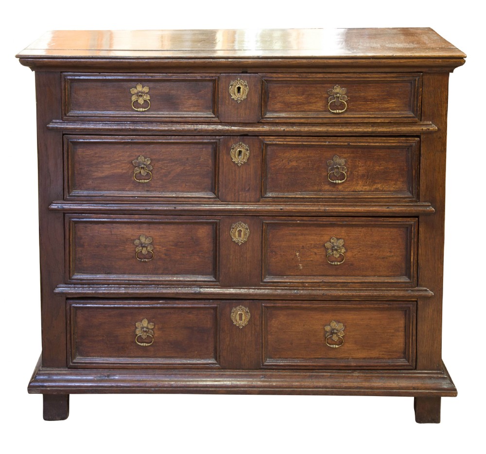 Oak chest of drawers circa 1700 View III