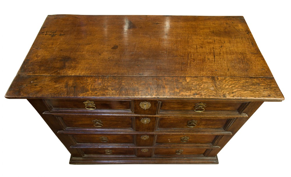 Oak chest of drawers circa 1700 View V