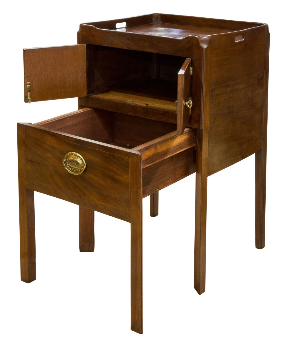 Geo III tray top bedside commode View II
