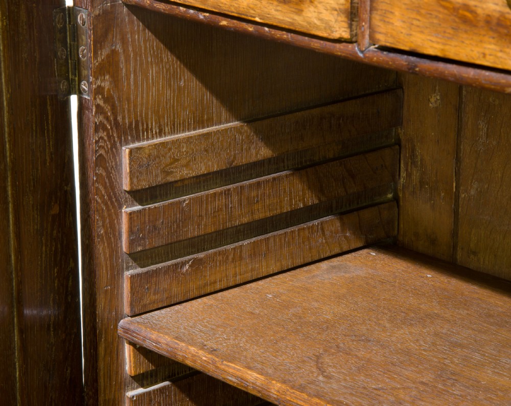 Period oak 18thc cupboard View VI