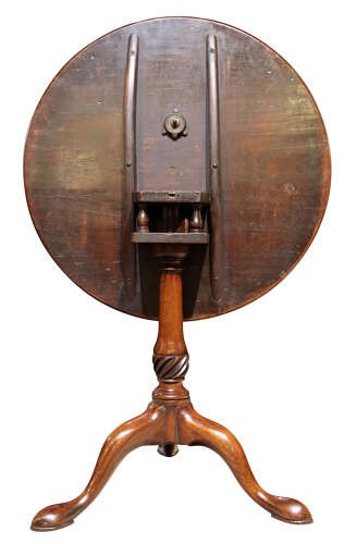 A circular Georgian mahogany tilt-top wine table featuring a turned central column with spiral detail and three cabriole legs. View IV
