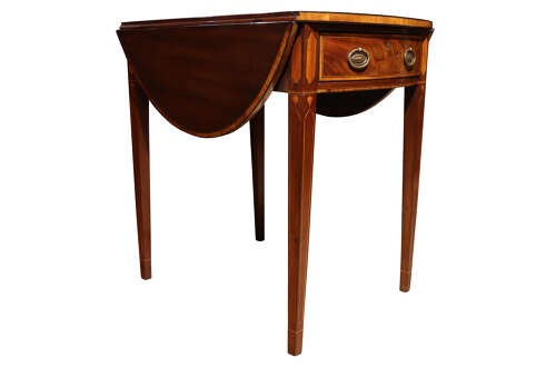 A Fine William IV Mahogany Oval Pembroke Table with Satinwood Crossbanding, Circa 1830 View IV