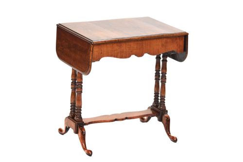 ANTIQUE WALNUT Q ANNE STYLE DROP LEAF COFFEE TABLE CIRCA 1920S