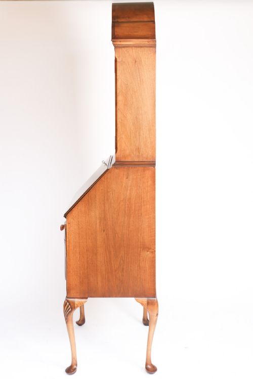 QUEEN ANNE STYLE BURR WALNUT BUREAU BOOKCASE CIRCA 1920S - ADDITIONAL PHOTO 2